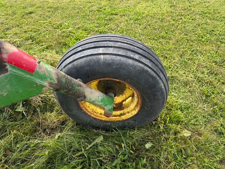 john-deere-2810-image-21