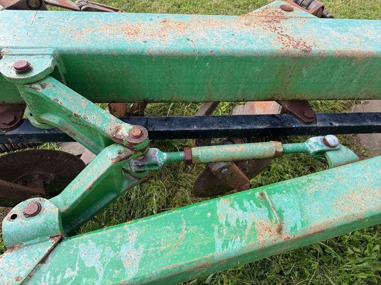john-deere-2810-image-17