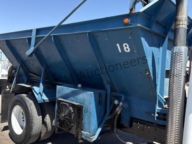 2000-international-4700-image-4