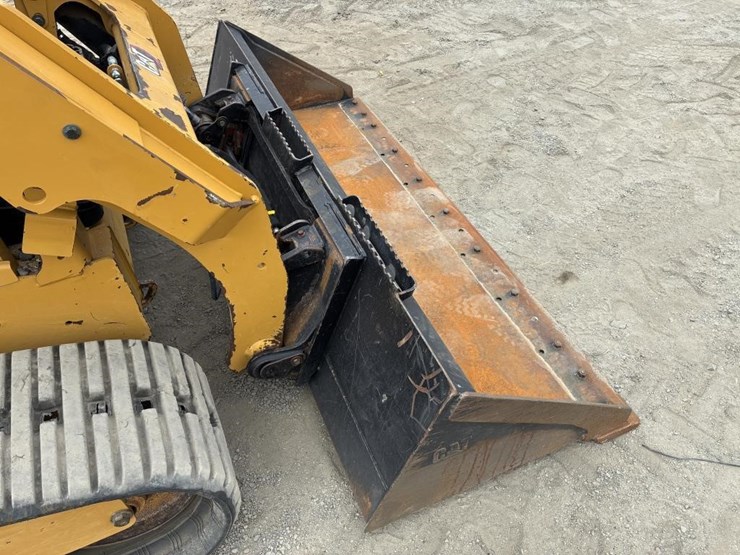 2019-caterpillar-259d3-image-10