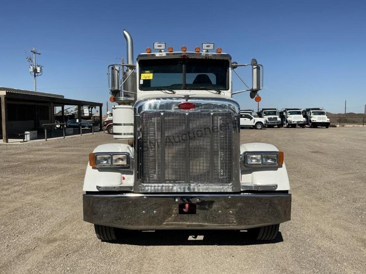 2004-peterbilt-378-image-2