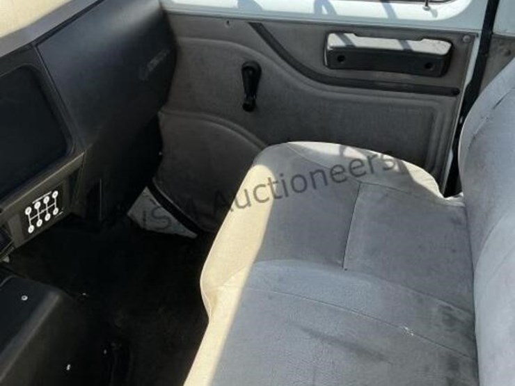 2000-international-4700-image-23