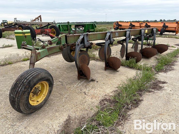 john-deere-2700-image-5