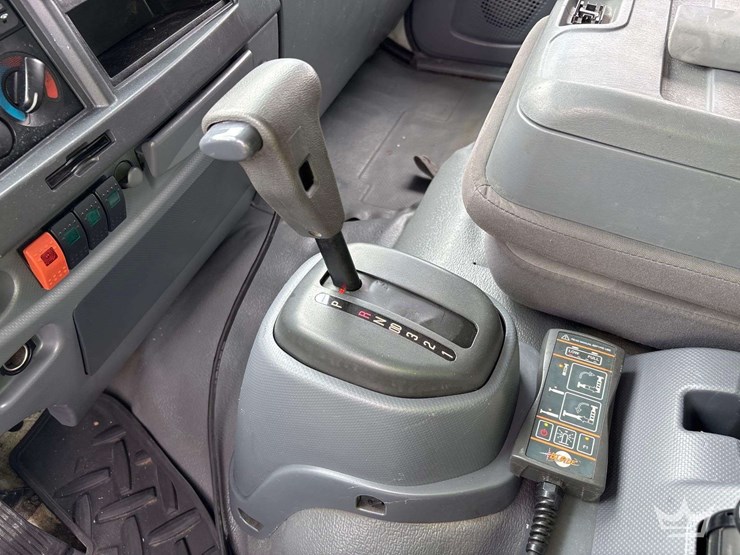 2019-isuzu-ftr-image-37