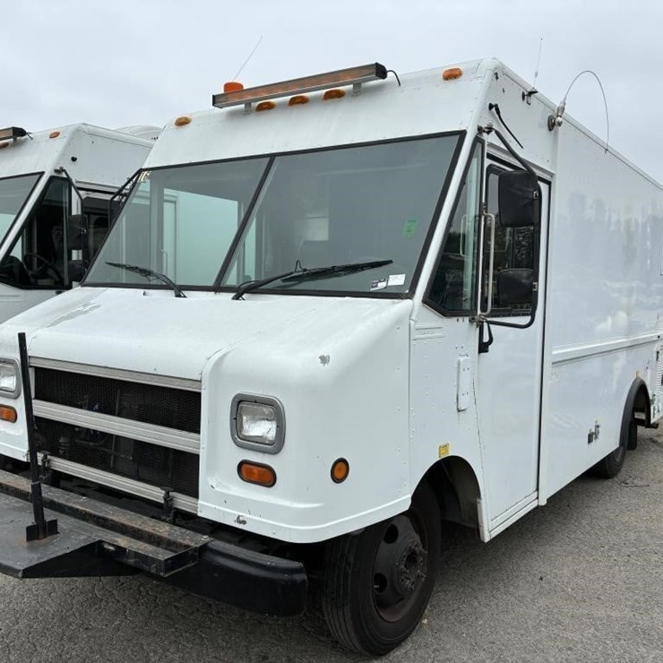 2002 WORKHORSE P42