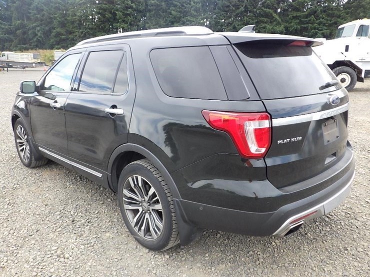 2016-ford-explorer-image-7