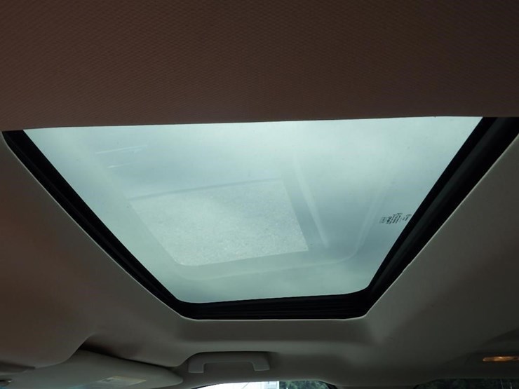 2016-ford-explorer-image-34
