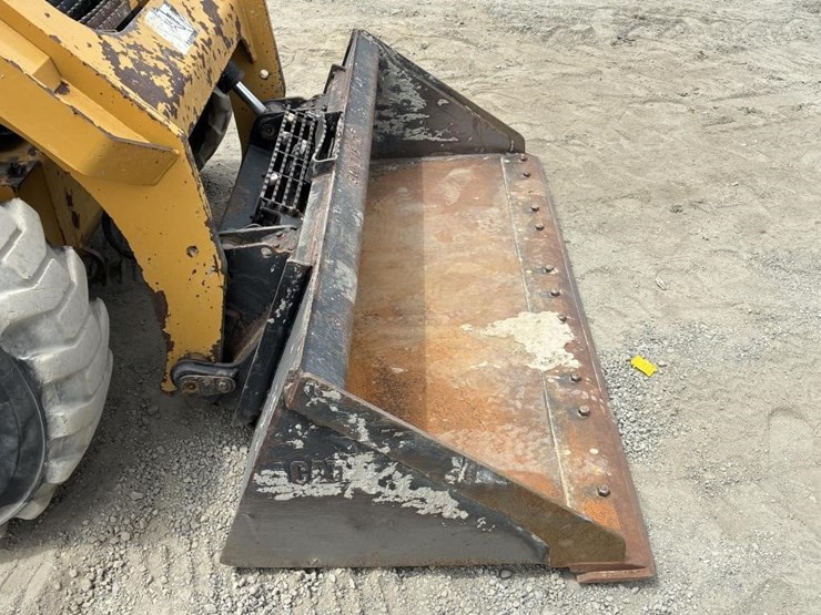 2014-caterpillar-246d-image-6