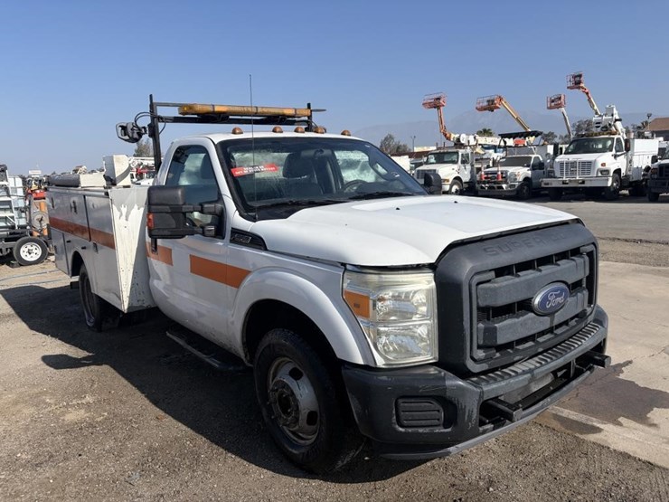 2014-ford-f350-sd-image-2