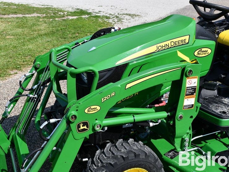 2025-john-deere-2025r-image-13