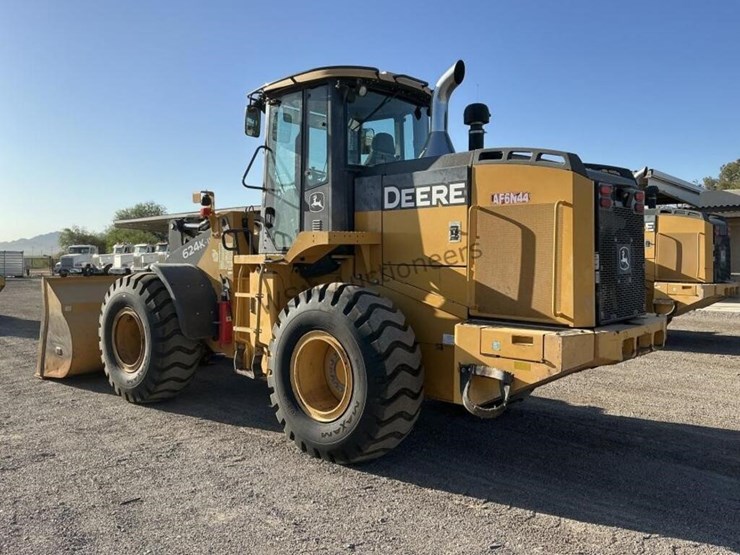 2017-deere-624k-image-7