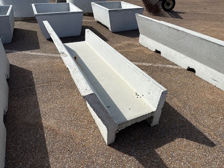 #9480-•-8ft-concrete-"j"-feed-trough-image-1