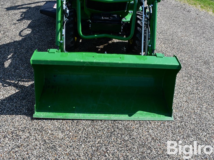2025-john-deere-2025r-image-9