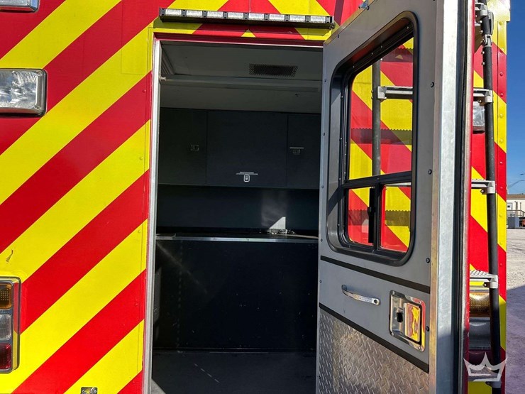 1997-centennial-body-35ft.-fire-rescue-mobile-command-center-trailer-image-7