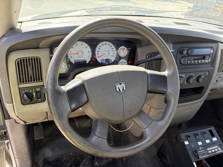 2005-dodge-ram-2500-image-12