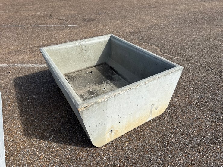 #9478-•-4x5-conrete-feed-trough-image-2