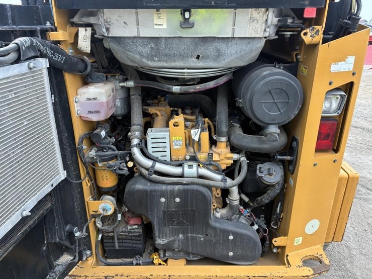 2020-caterpillar-259d3-image-25
