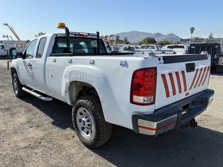 2012-gmc-sierra-3500-image-4
