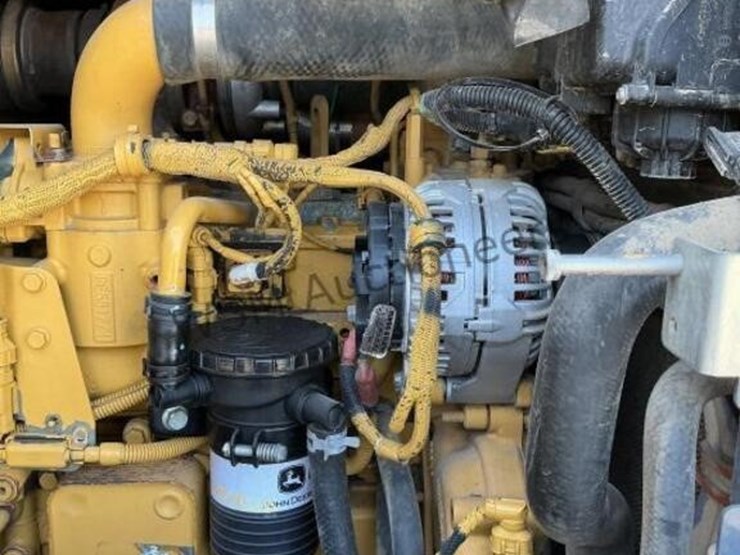 2017-deere-624k-image-15
