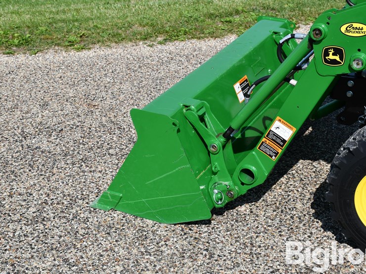 2025-john-deere-2025r-image-12