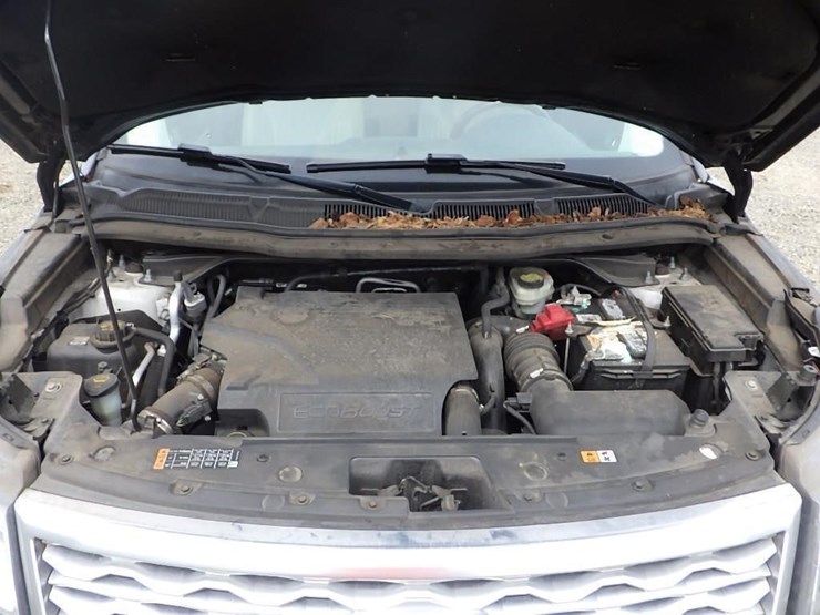 2016-ford-explorer-image-12