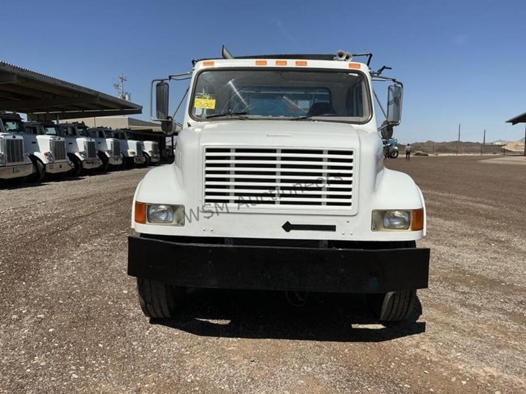 2000-international-4900-image-2