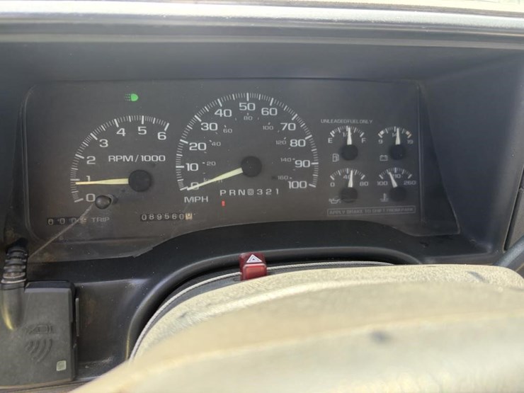 2000-chevrolet-silverado-2500-image-18