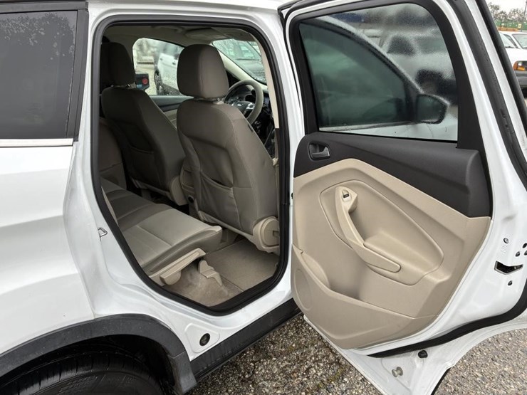 2015-ford-escape-image-12