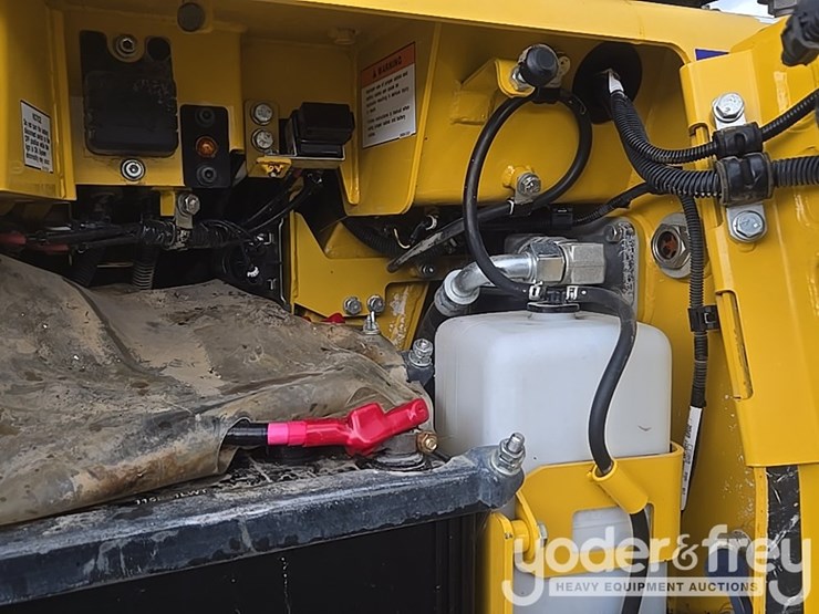 2021-komatsu-d39px-24-image-27