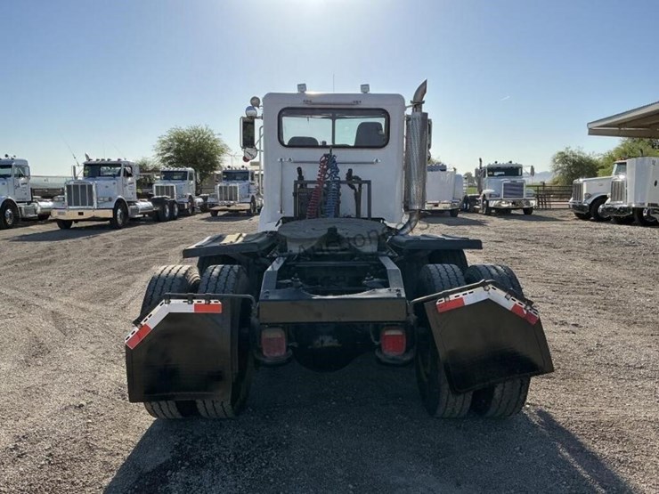 2004-peterbilt-378-image-5
