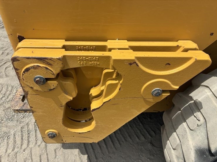 2014-caterpillar-246d-image-15