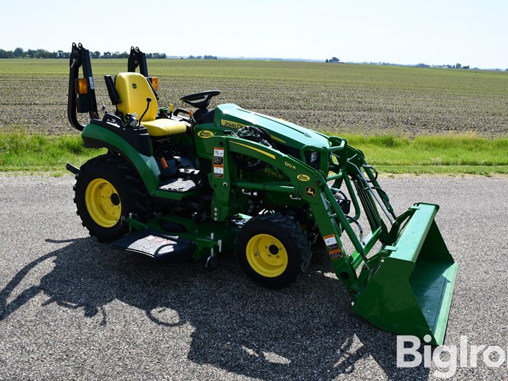 2025-john-deere-2025r-image-3