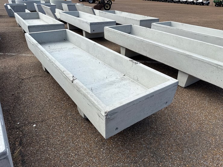 #9488-•-3x10-concrete-feed-trough-image-4