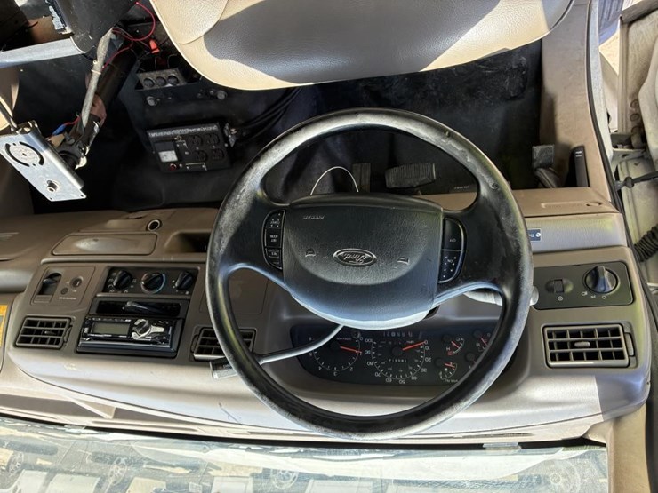 2001-ford-f350-image-14