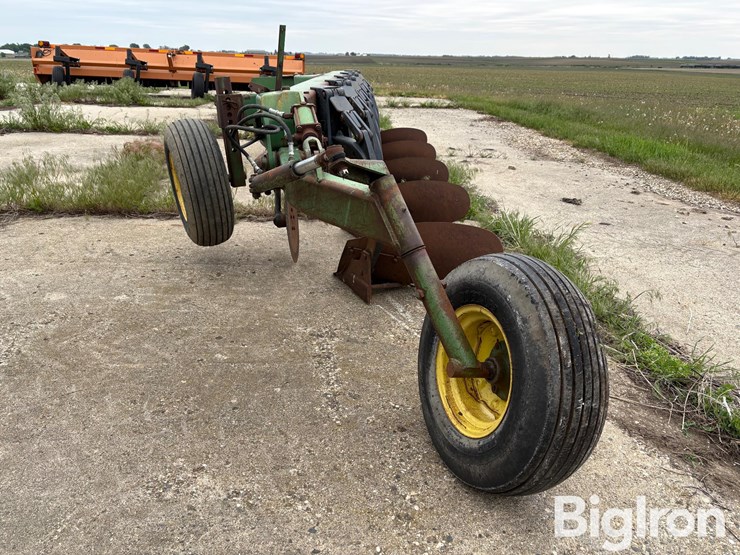 john-deere-2700-image-6