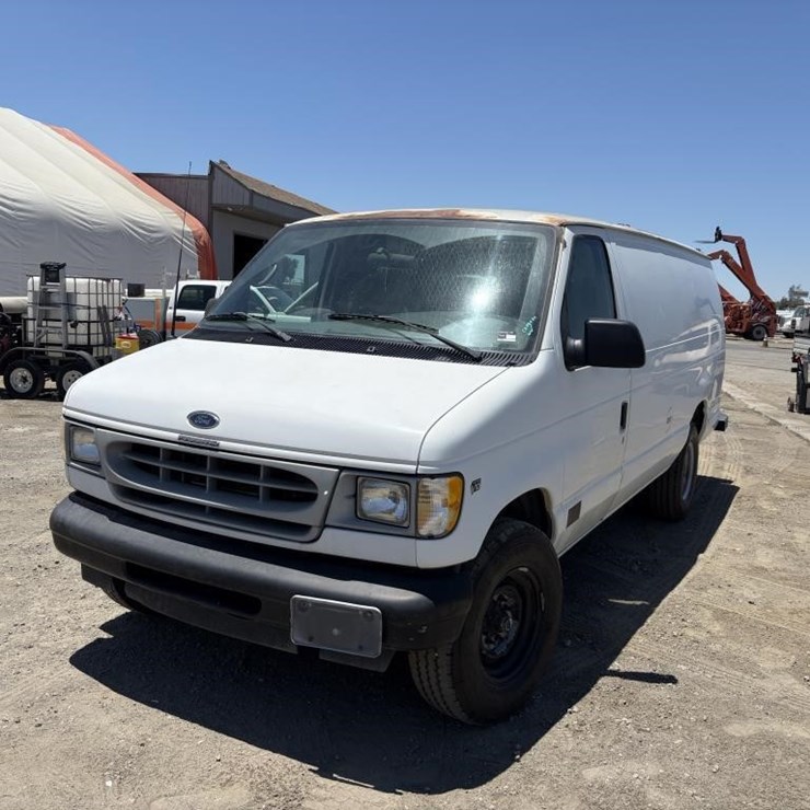 2002 FORD E350