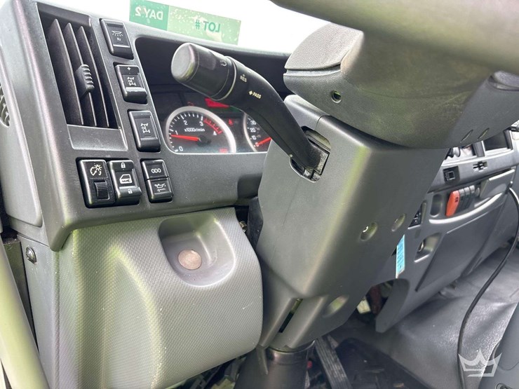 2019-isuzu-ftr-image-32