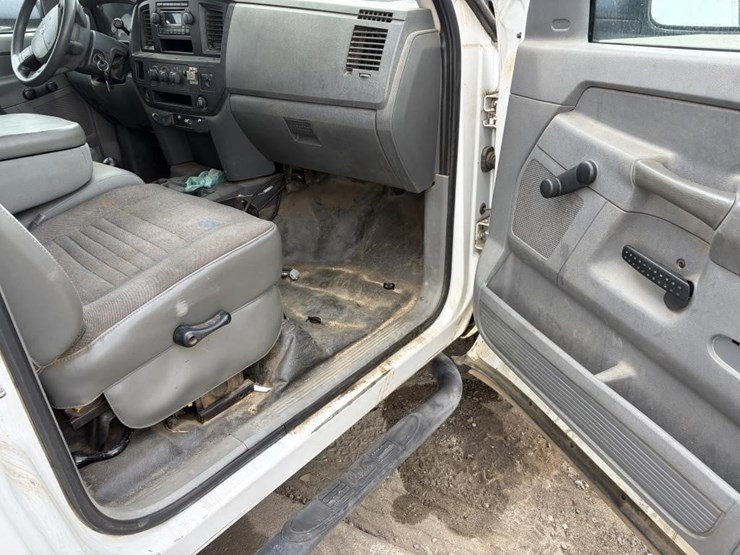 2009-dodge-ram-3500-image-10