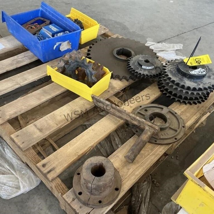 PALLET OF INTERNATIONAL SPREADER TRUCK SPROCKETS