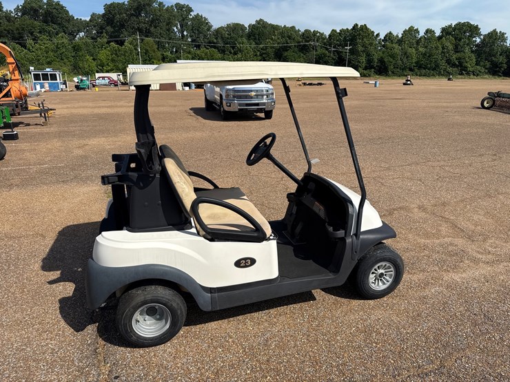 #9456-•-2021-club-car-precedent-w/charger-image-5