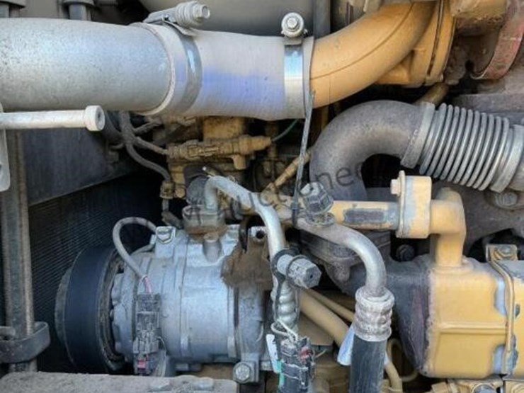 2017-deere-624k-image-17
