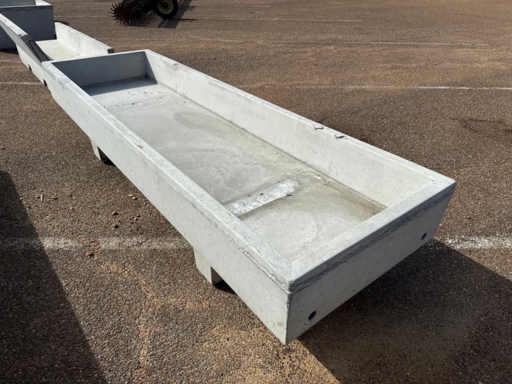 #9482-•-3x10-concrete-feed-trough-image-4