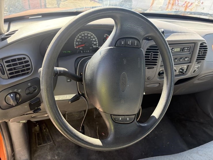 2000-ford-f150-xl-image-15
