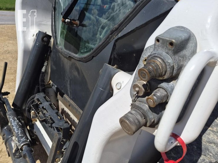 2020-bobcat-t76-image-9