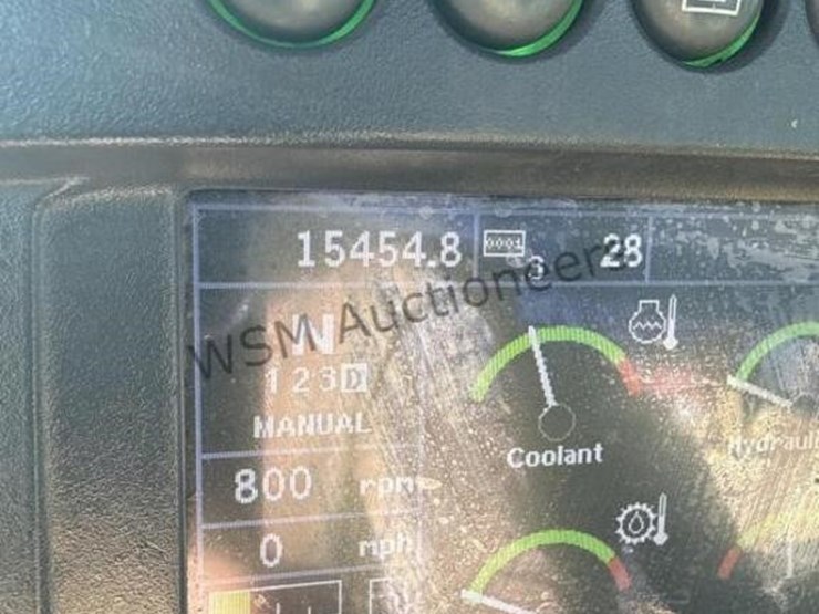 2017-deere-624k-image-29