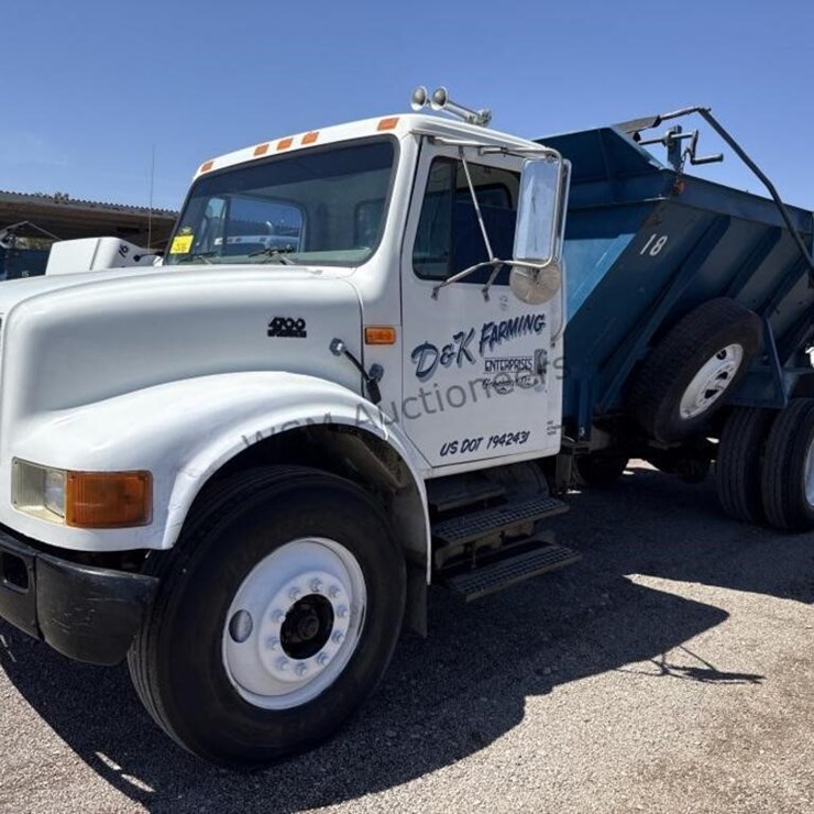 2000 INTERNATIONAL 4700