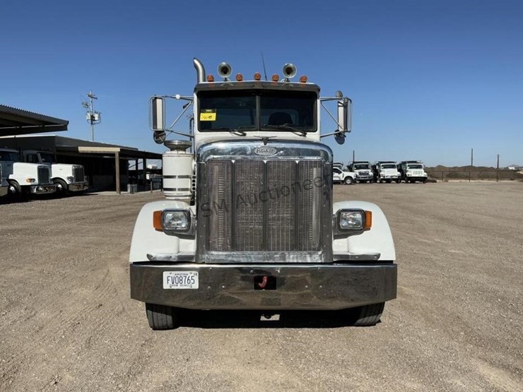 2000-peterbilt-357-image-2