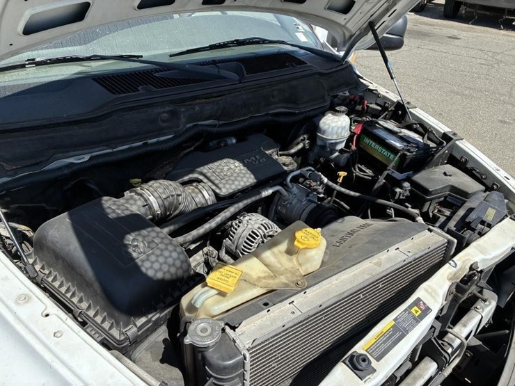 2005-dodge-2500-image-8