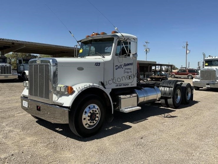 2000-peterbilt-379-image-1