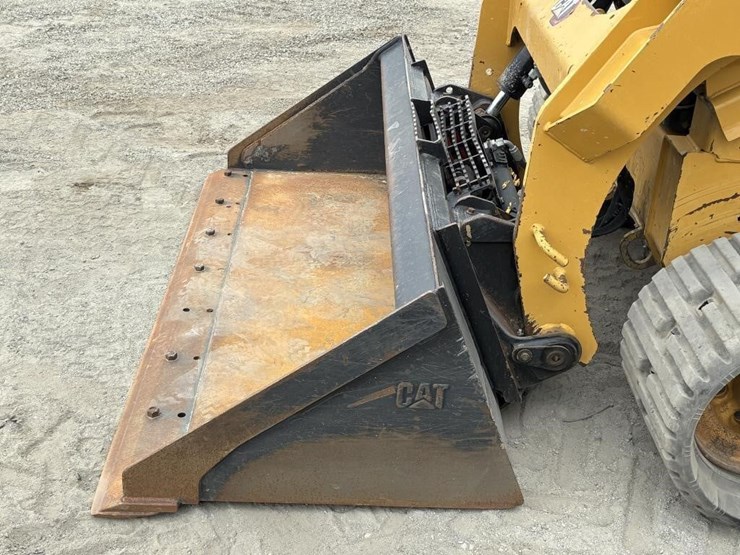 2020-caterpillar-259d3-image-5